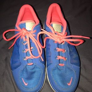 Running shoes